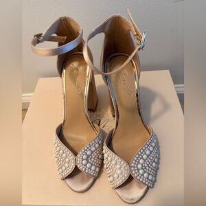 Jewel Badgley Mischka Cream Embellished Heels